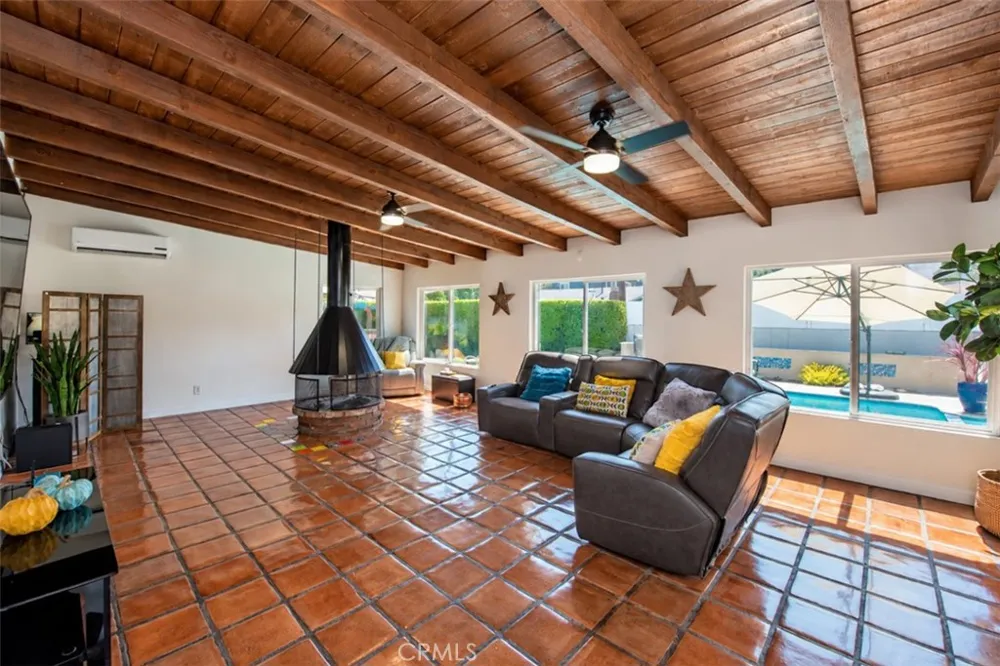 556 Billow San Dimas, CA 91773