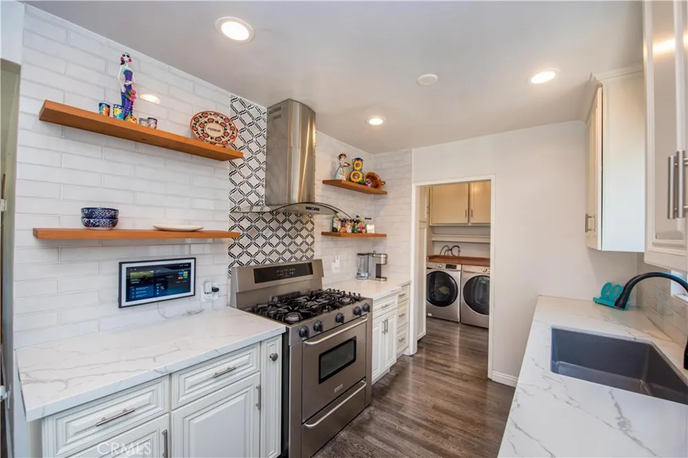 556 Billow San Dimas, CA 91773
