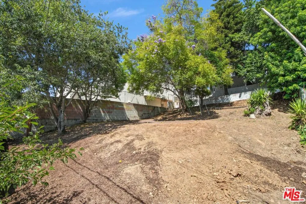 425 Eastern Avenue Los Angeles, CA 90022
