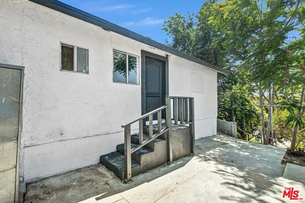 425 Eastern Avenue Los Angeles, CA 90022