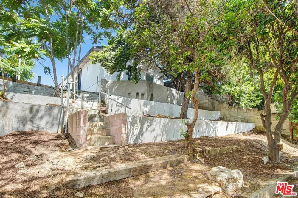 425 Eastern Avenue Los Angeles, CA 90022