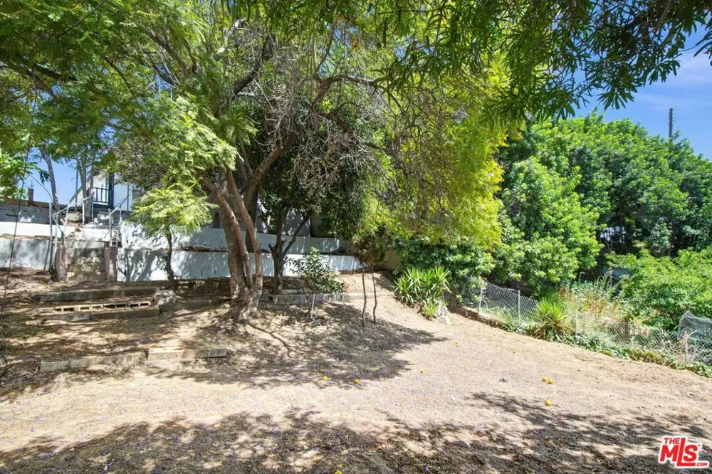 425 Eastern Avenue Los Angeles, CA 90022