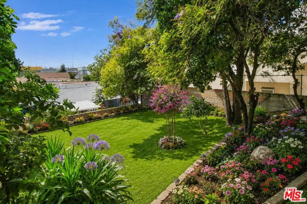 425 Eastern Avenue Los Angeles, CA 90022