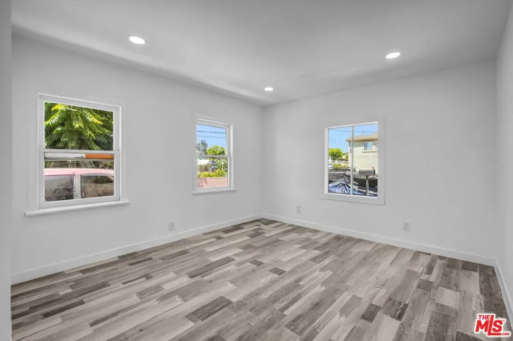 425 Eastern Avenue Los Angeles, CA 90022