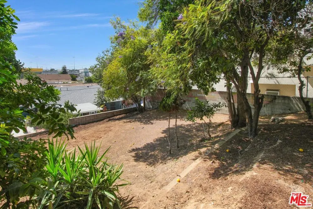 425 Eastern Avenue Los Angeles, CA 90022