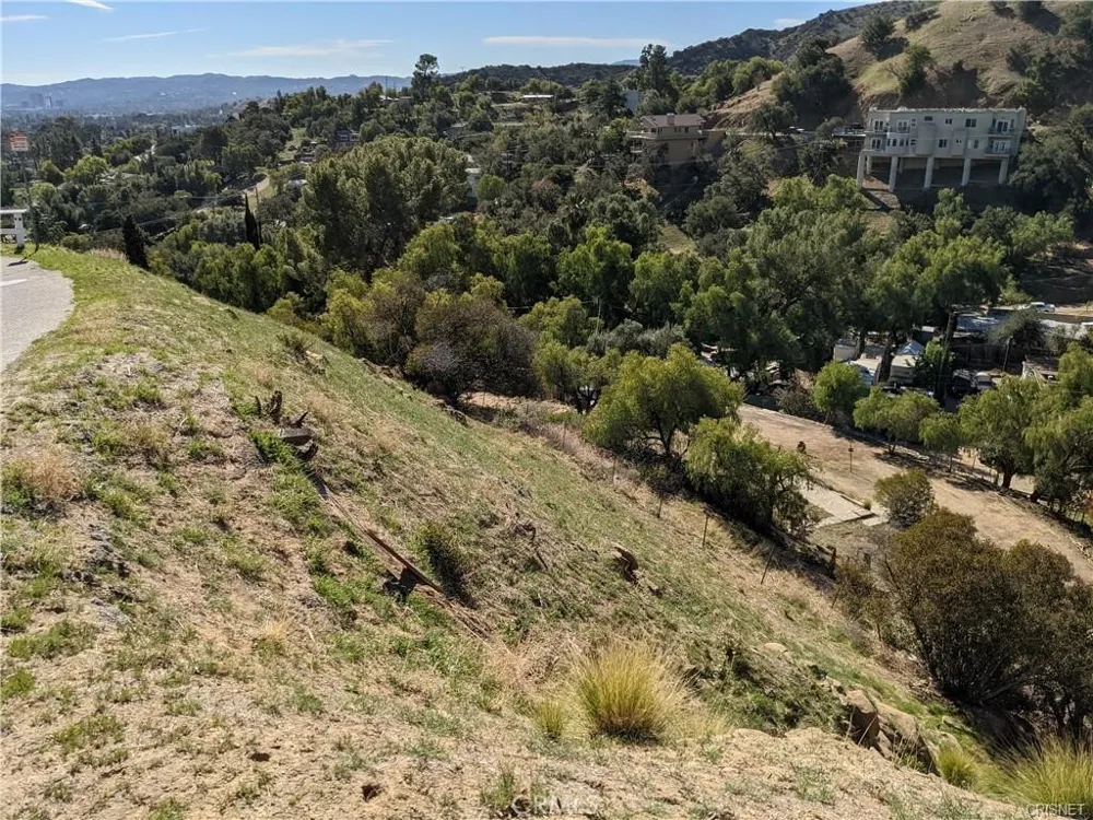 8554 HILLCROFT DRIVE West Hills, CA 91304