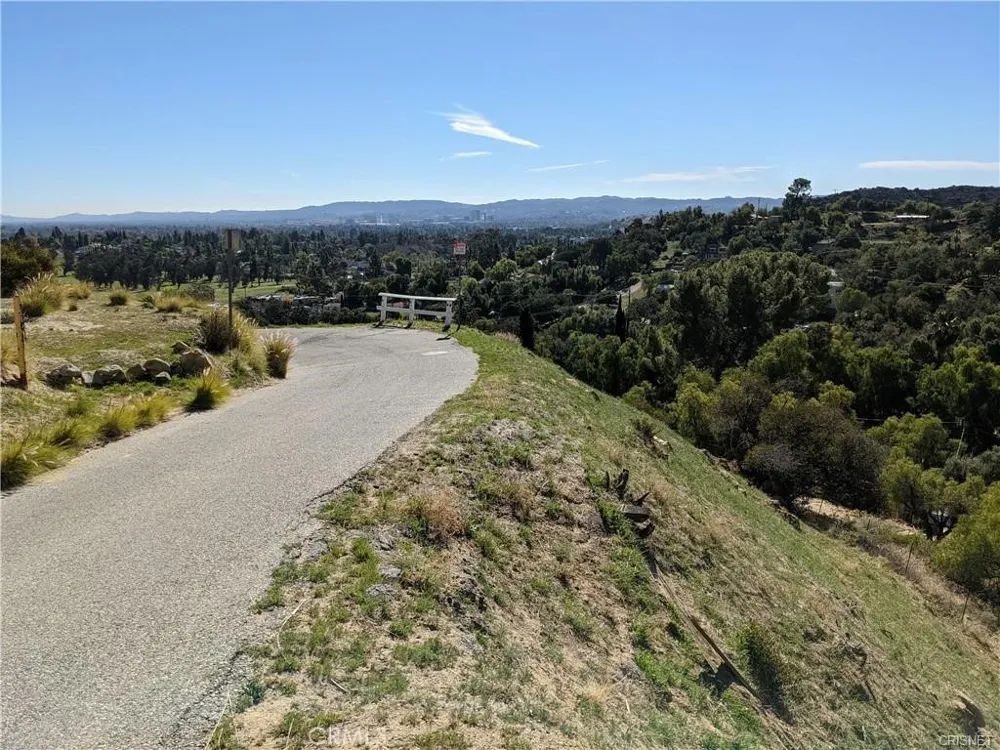 8554 HILLCROFT DRIVE West Hills, CA 91304