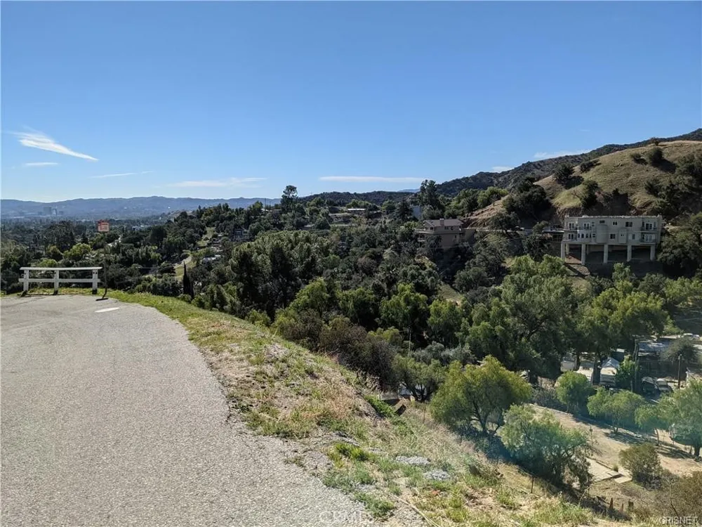 8554 HILLCROFT DRIVE West Hills, CA 91304