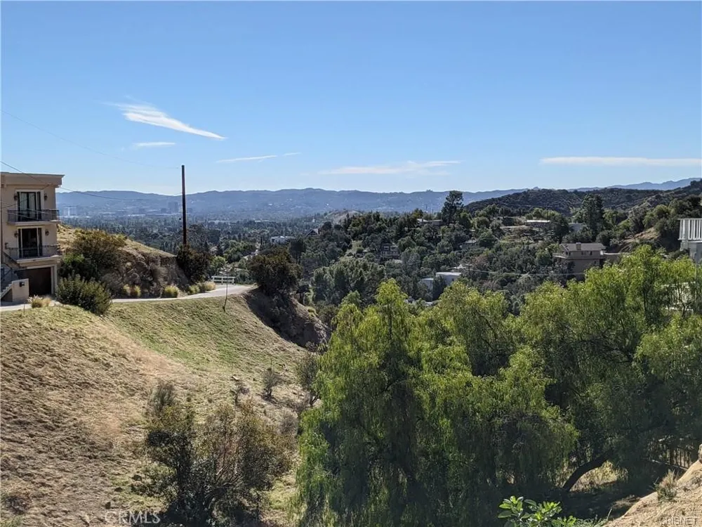 8554 HILLCROFT DRIVE West Hills, CA 91304