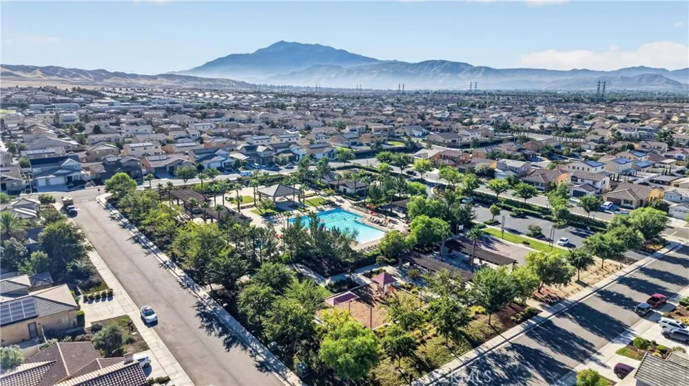 1754 Boysen Beaumont, CA 92223