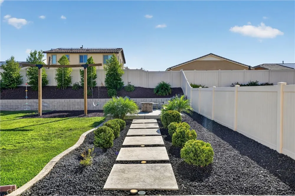 1754 Boysen Beaumont, CA 92223