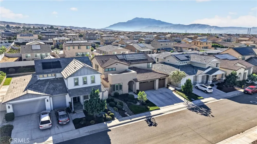 1754 Boysen Beaumont, CA 92223