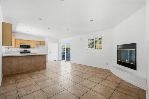 74146 De Anza Way