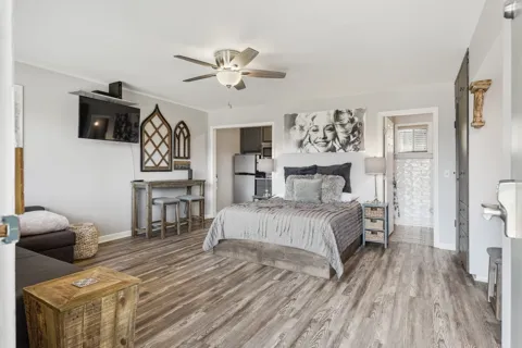 803 Hillview Hts #106