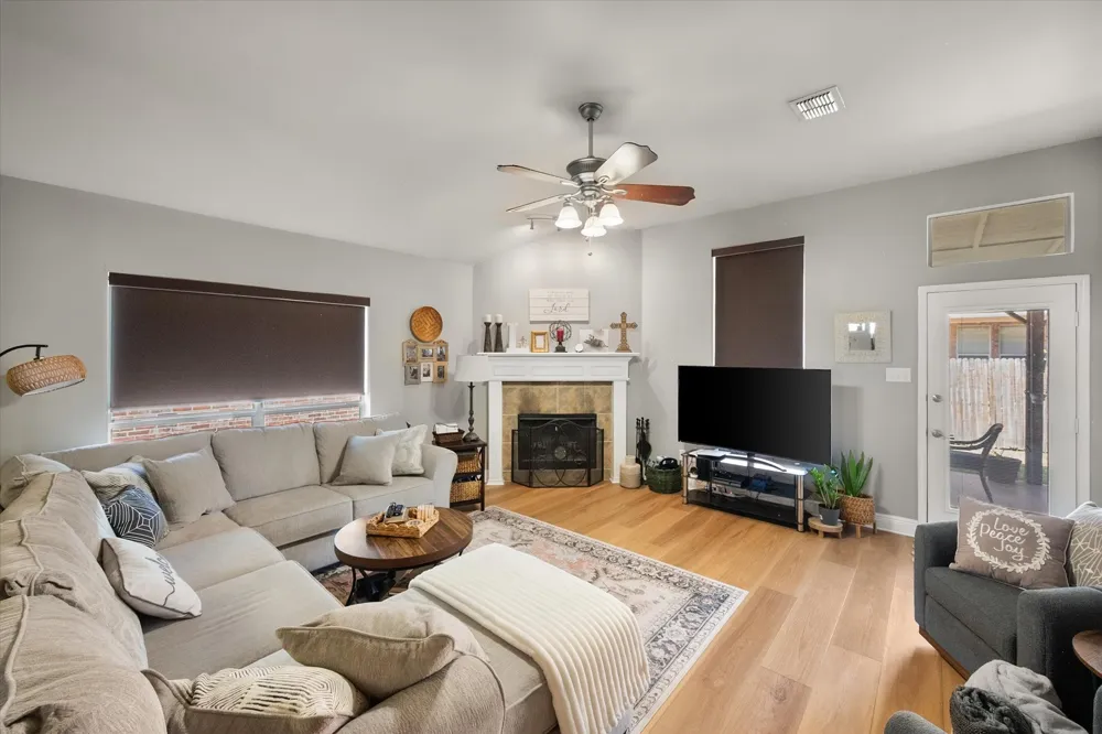 8249 Winter Falls Trail Fort Worth, TX 76053