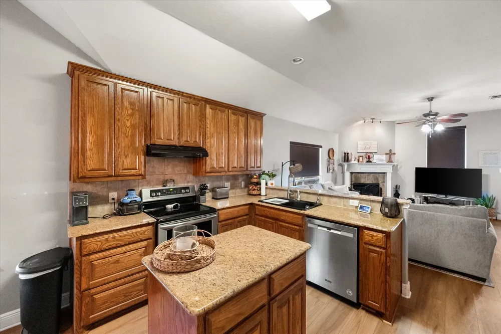 8249 Winter Falls Trail Fort Worth, TX 76053