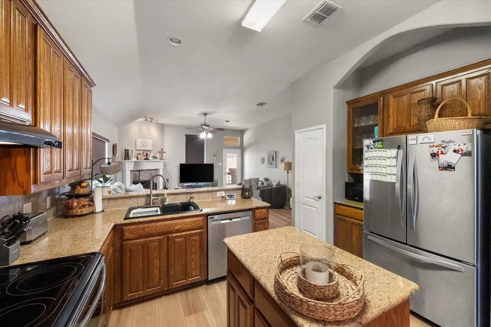 8249 Winter Falls Trail Fort Worth, TX 76053