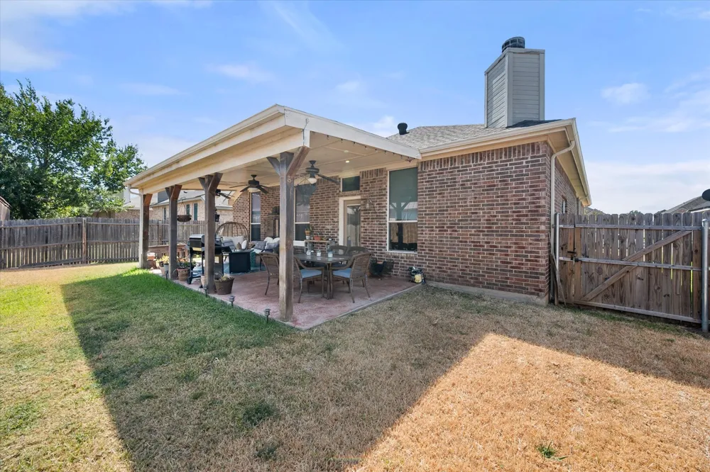 8249 Winter Falls Trail Fort Worth, TX 76053