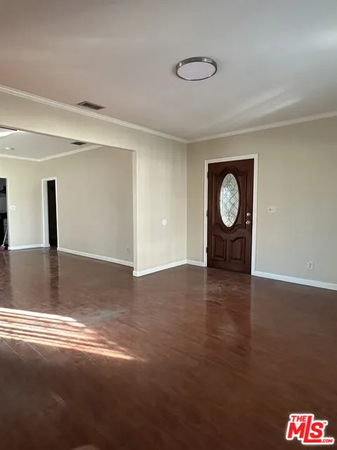 201 S Benton Way