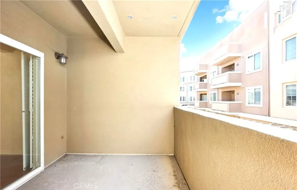 2750 Artesia #206 Redondo Beach, CA 90278