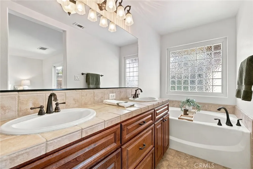 5116 Silver Clover Bakersfield, CA 93313