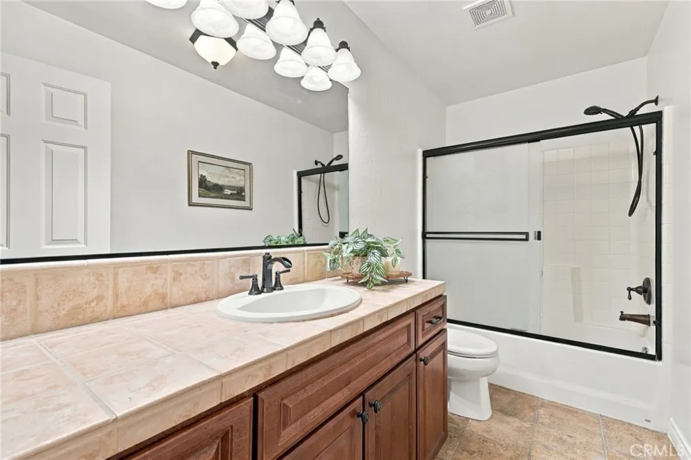 5116 Silver Clover Bakersfield, CA 93313