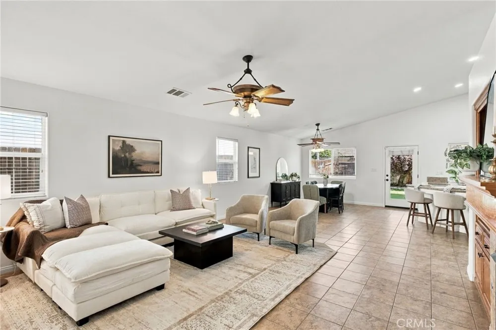 5116 Silver Clover Bakersfield, CA 93313