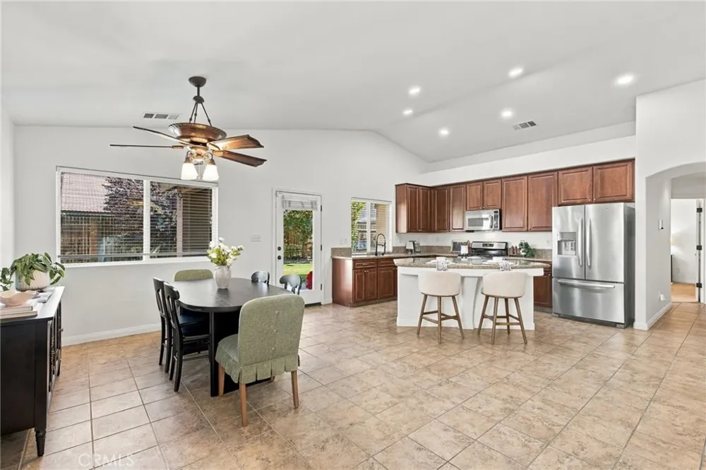 5116 Silver Clover Bakersfield, CA 93313