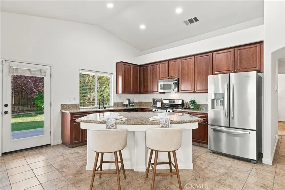 5116 Silver Clover Bakersfield, CA 93313