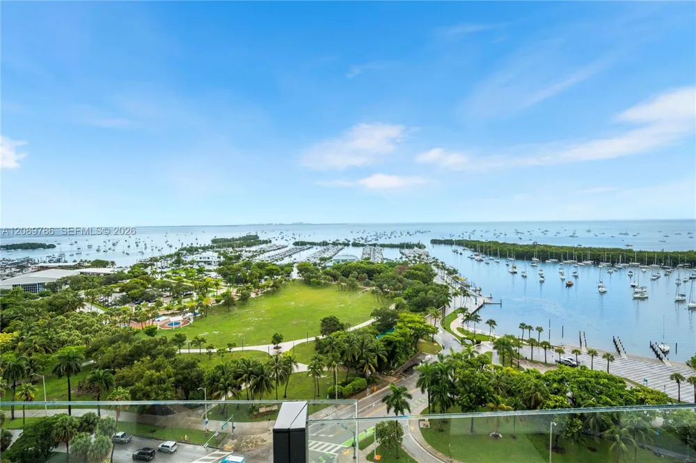 2811 S Bayshore Dr #15C Miami, FL 33133