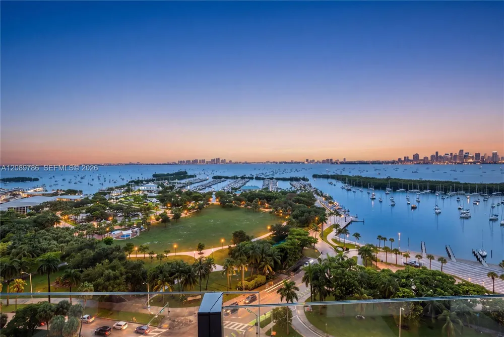 2811 S Bayshore Dr #15C Miami, FL 33133
