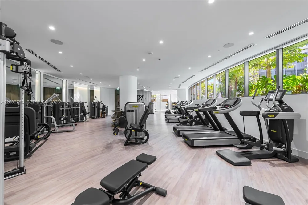 2811 S Bayshore Dr #15C Miami, FL 33133