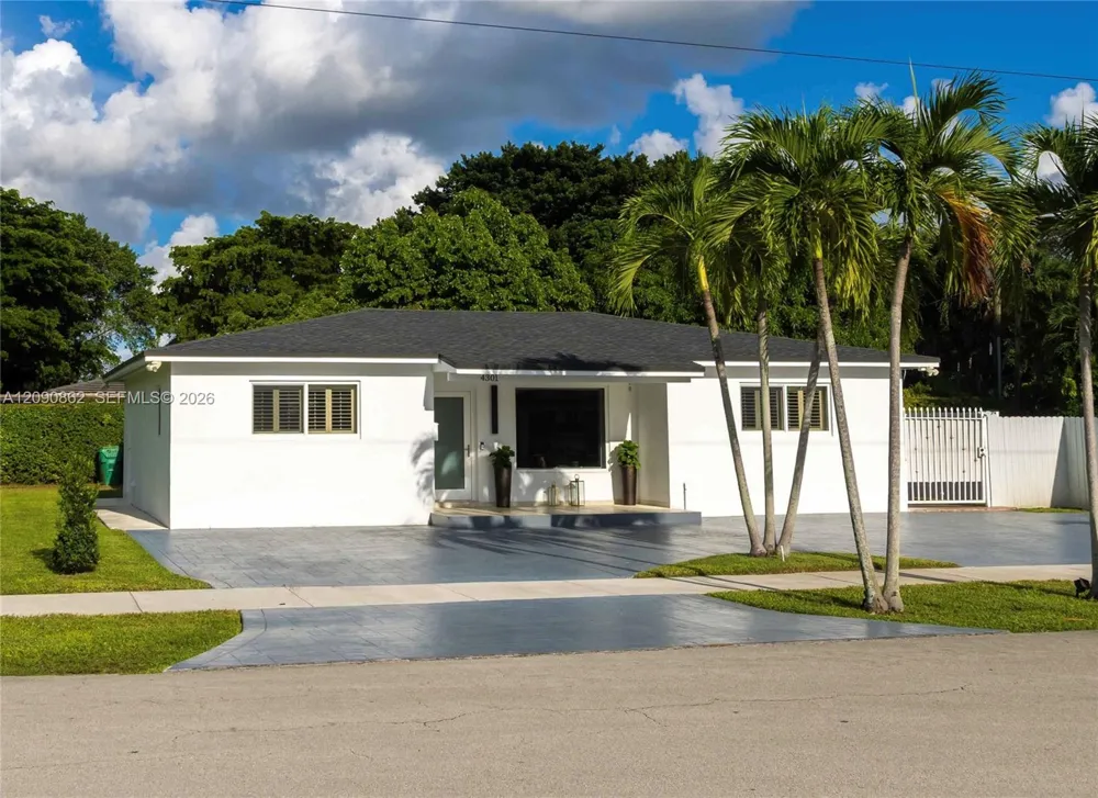 4301 SW 85th Ave Miami, FL 33155