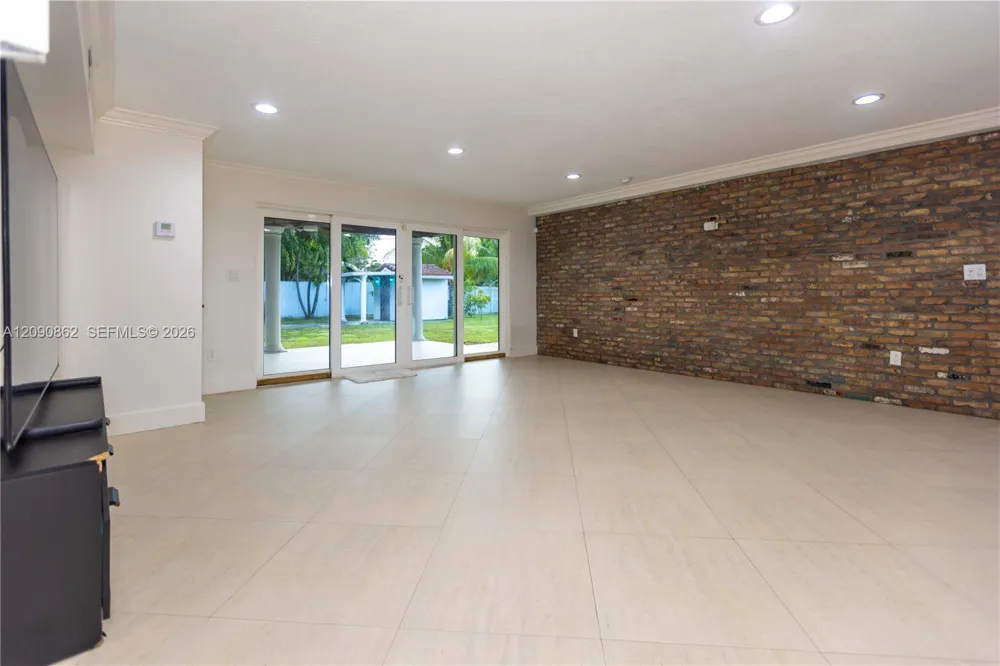 4301 SW 85th Ave Miami, FL 33155