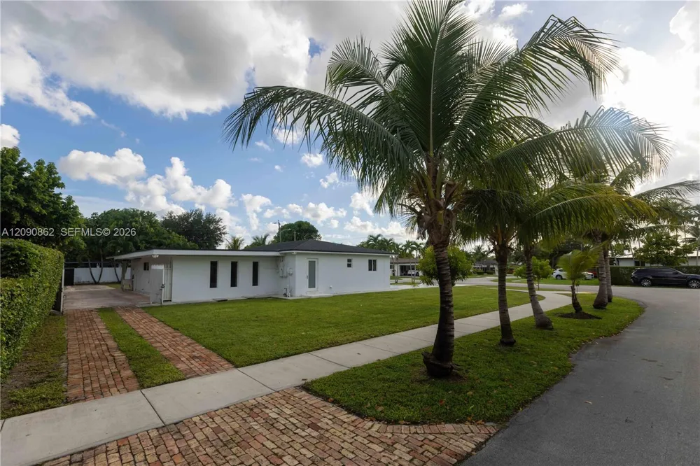4301 SW 85th Ave Miami, FL 33155
