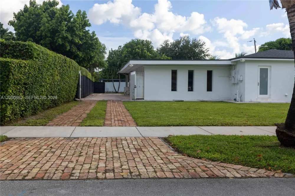 4301 SW 85th Ave Miami, FL 33155