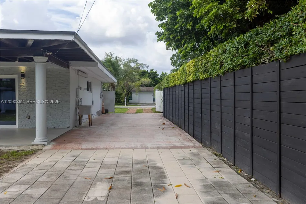 4301 SW 85th Ave Miami, FL 33155