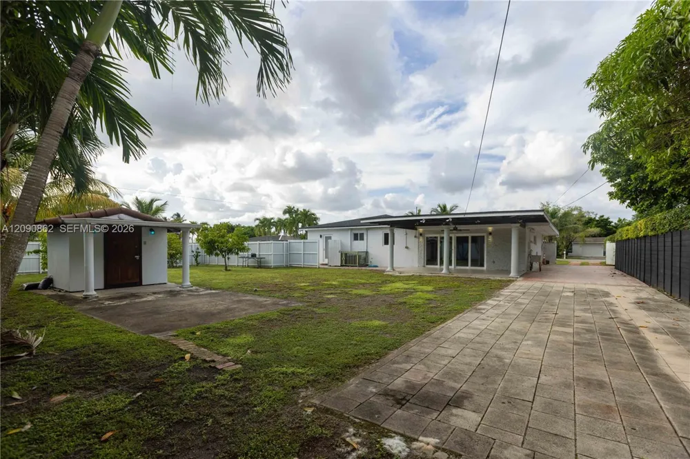 4301 SW 85th Ave Miami, FL 33155