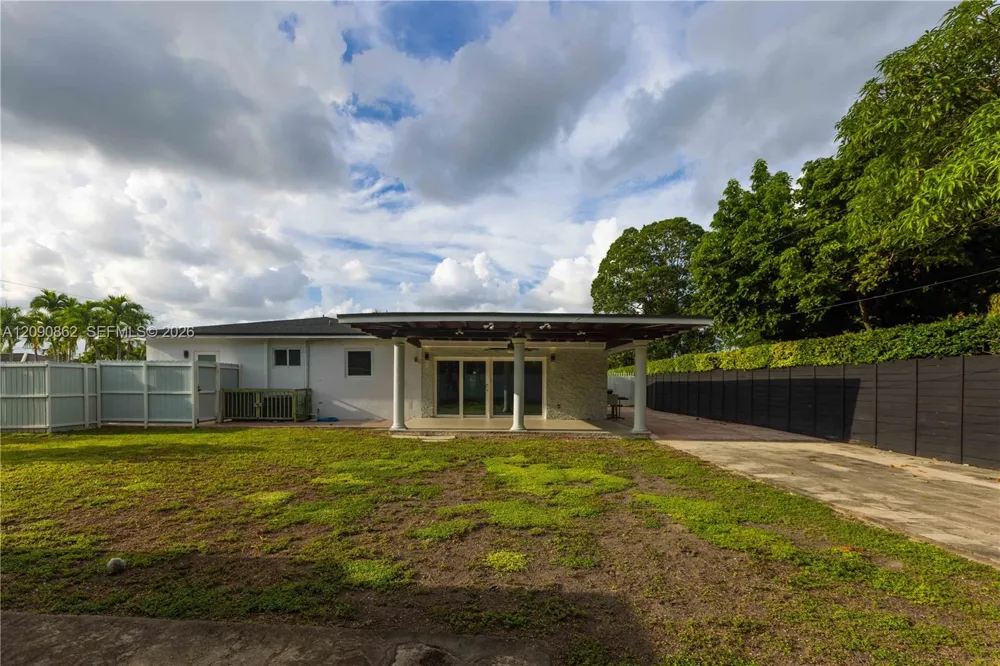 4301 SW 85th Ave Miami, FL 33155