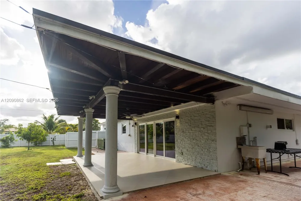 4301 SW 85th Ave Miami, FL 33155