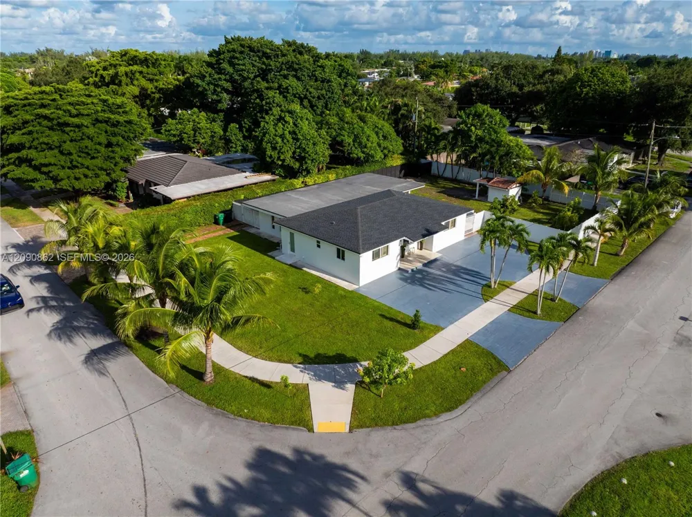 4301 SW 85th Ave Miami, FL 33155
