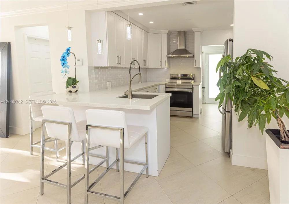 4301 SW 85th Ave Miami, FL 33155
