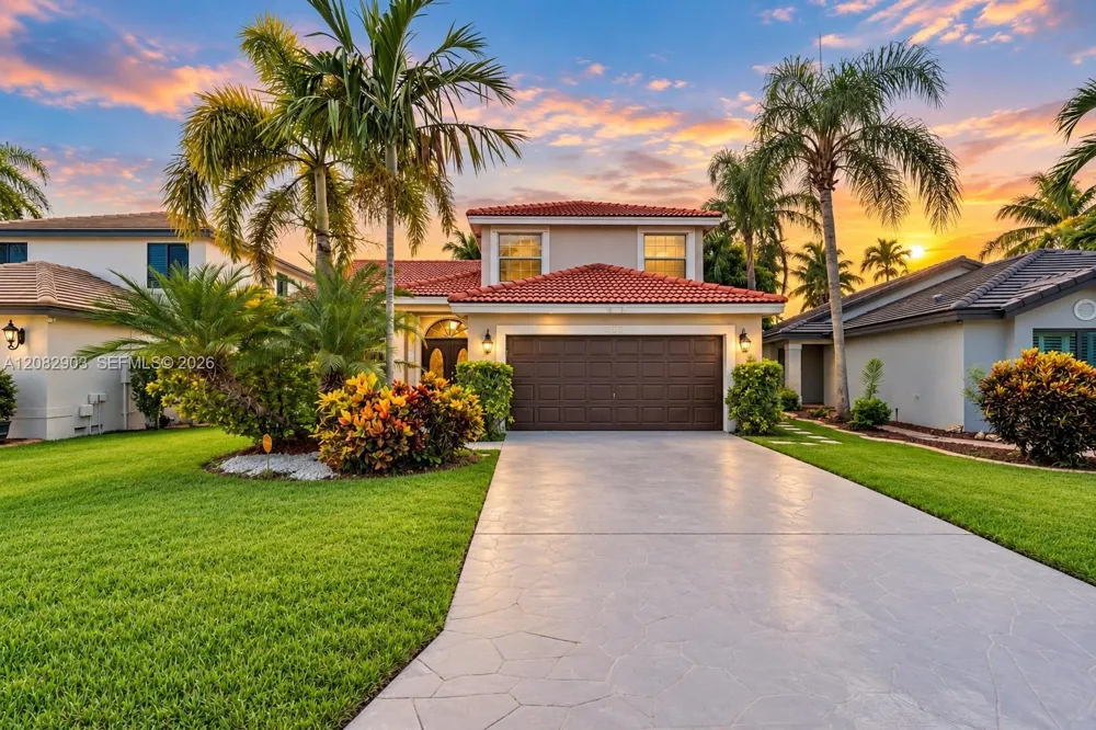 354 SW 183rd Way Pembroke Pines, FL 33029