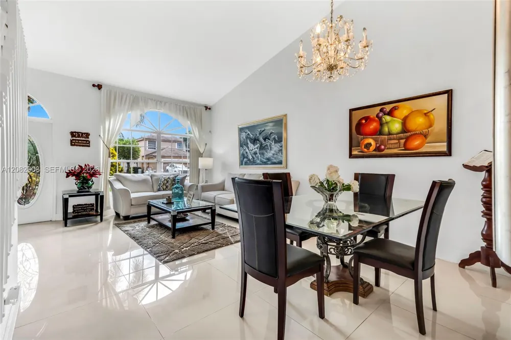 354 SW 183rd Way Pembroke Pines, FL 33029