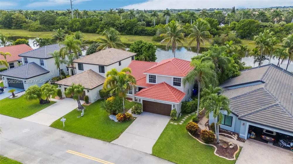 354 SW 183rd Way Pembroke Pines, FL 33029