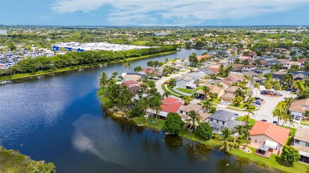 354 SW 183rd Way Pembroke Pines, FL 33029