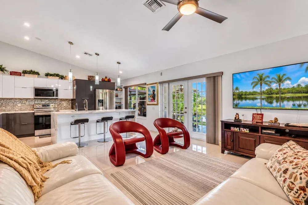 354 SW 183rd Way Pembroke Pines, FL 33029