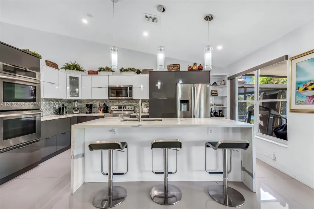 354 SW 183rd Way Pembroke Pines, FL 33029