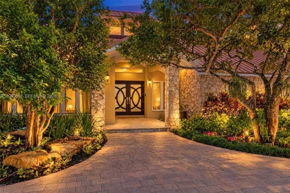 6915 SW 101st St Pinecrest, FL 33156