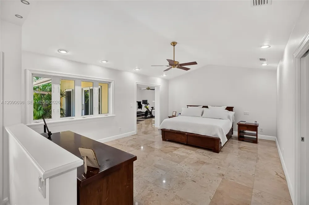 6915 SW 101st St Pinecrest, FL 33156